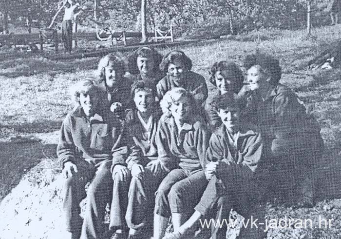 Zadarski zenski seniorski osmerac 1954. Buterin, Blaslov, Sutlovic, Sarin, Borkovic, Dominis, Polivec, Sakara i korm Nizeteo